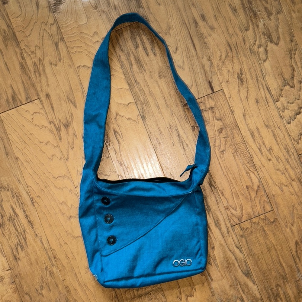 OGIO teal tablet crossbody purse NWOT